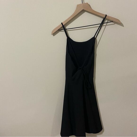 Lulu’s Play On Curves Black Backless Dress - Picture 5 of 12